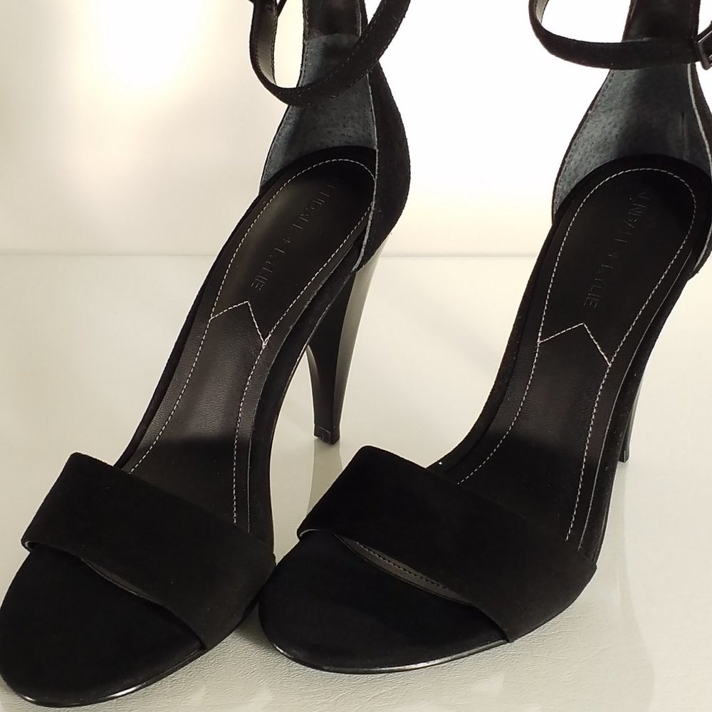 Kendall & Kylie " EMILEE " Black Suede Size 7 M - Picture 3 of 5